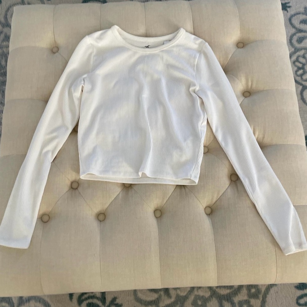 ' White Ribbed Long-Sleeve Crop Top